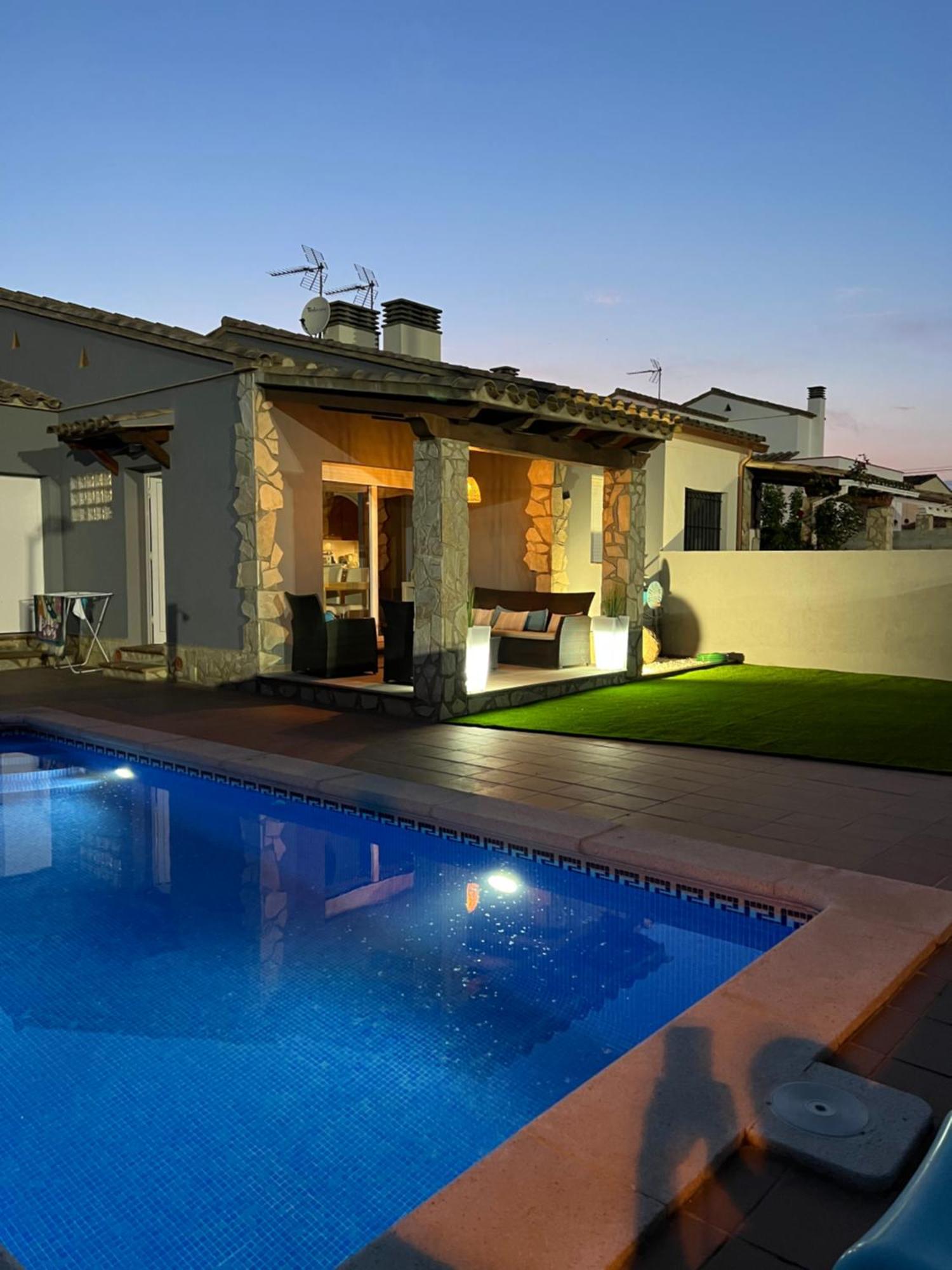 Villa Casa En L Escala Con Piscina Y Wifi Free à L' Escala Extérieur photo